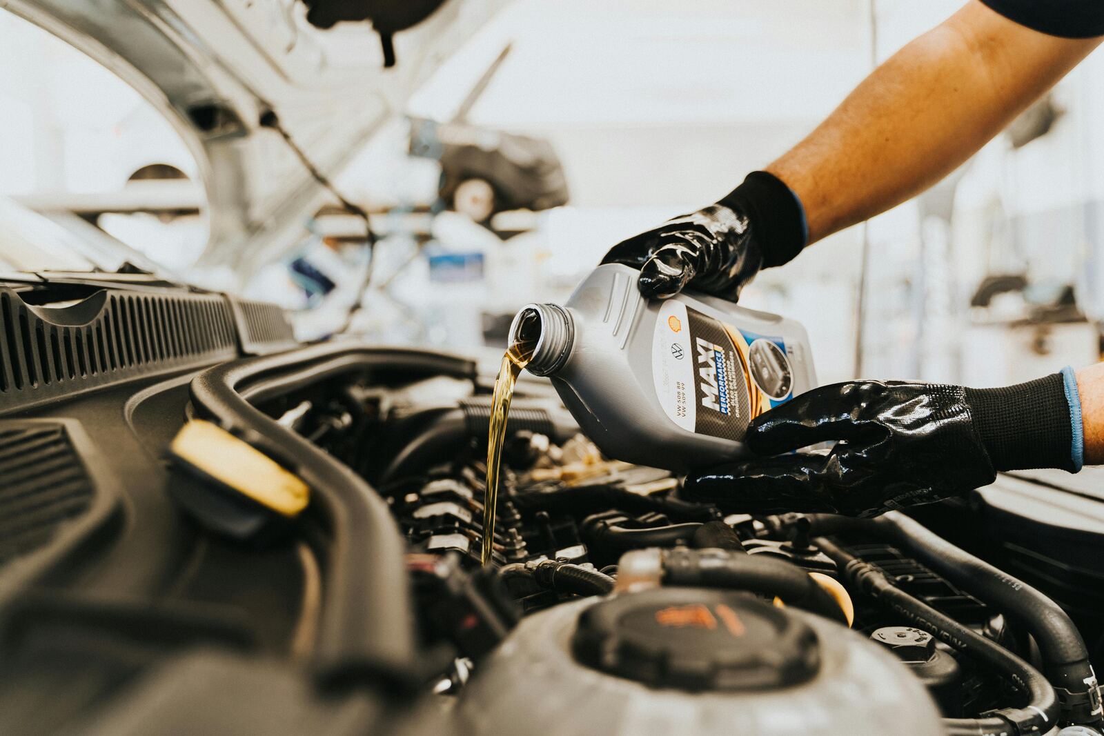 Engine oils and lubricants Total Shell ZIC Kasur